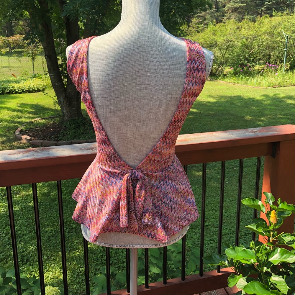 Knit peplum V-back peplum tank - Picture 6 of 8